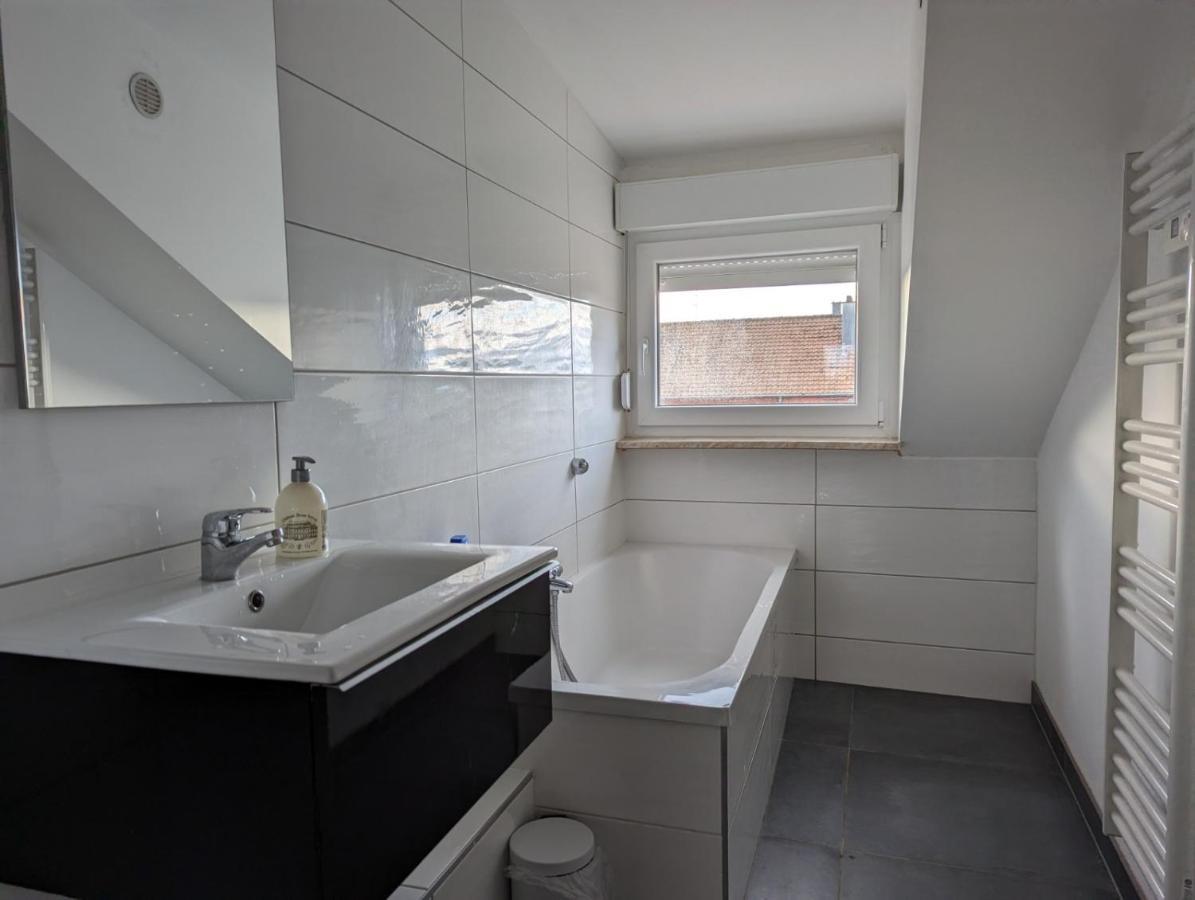 Le Vauban - Appartement 2 Chambres, Salon, Cuisine Equipee, Parking Et Wifi Gratuit Mulhouse Bagian luar foto