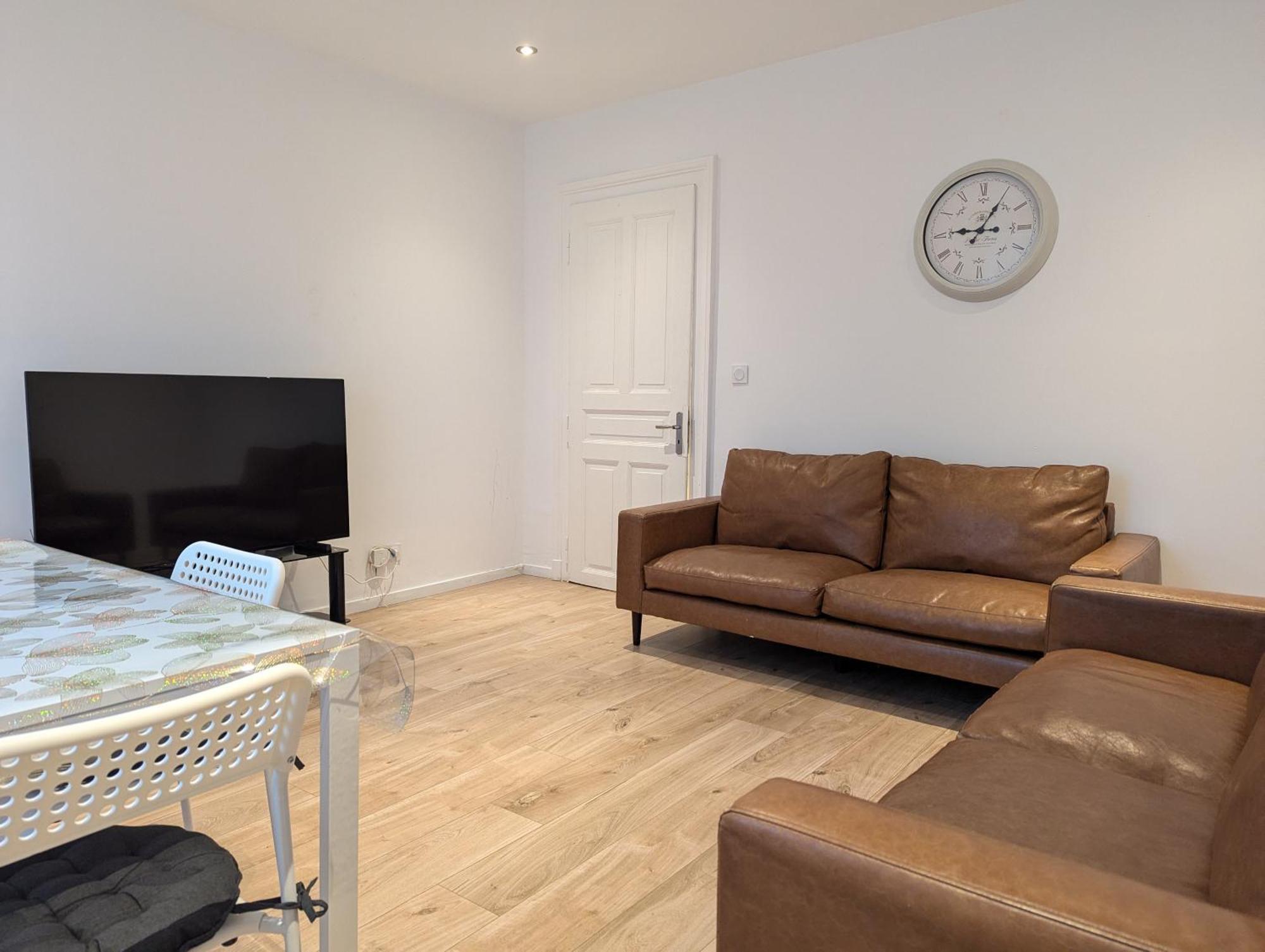 Le Vauban - Appartement 2 Chambres, Salon, Cuisine Equipee, Parking Et Wifi Gratuit Mulhouse Bagian luar foto